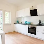 Prime - Monteur House With 1-4 דירה *